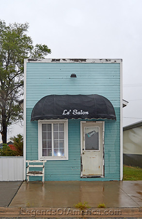 Damar, KS - Le Salon