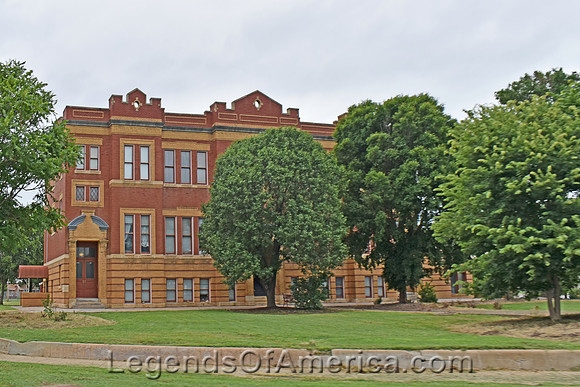 Garden City, KS - Sabine House Apartments-Old Highschool