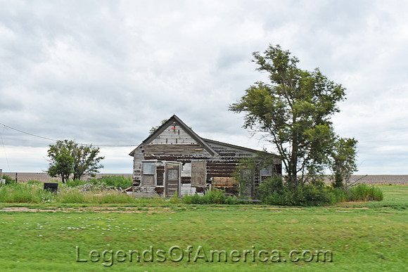 Kalvesta, KS - Old House
