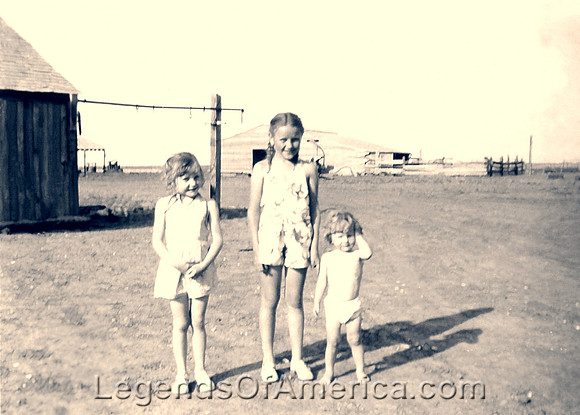 Ernestine Foster, Janey Forester, Lorene Foster