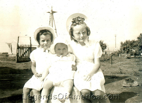 Ernestine, Lorene & Wanda Foster