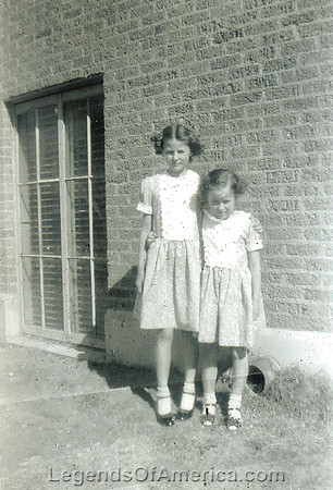 Lorene & Wanda Foster, 1950