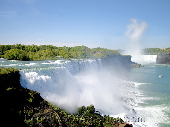 NiagraFallsNYCarolHighsmith2006