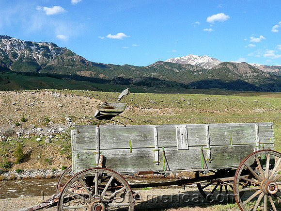 yellowstone-national-park-pd