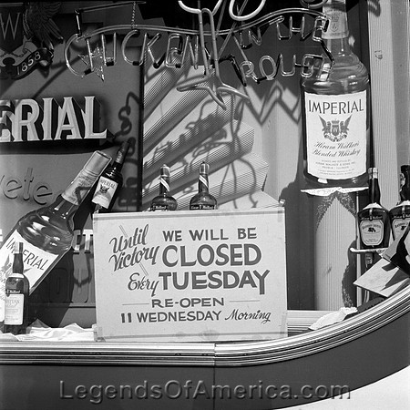 BaltimoreMDRestaurantWindowMarjoryCollins1943