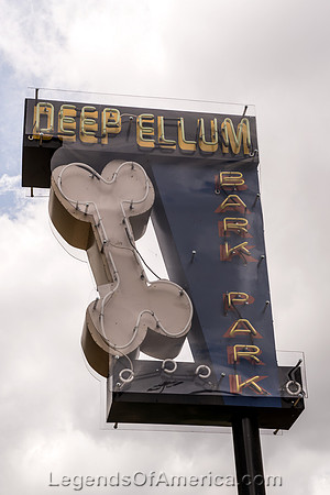 Dallas, TX - Deep Ellum - Bark Park