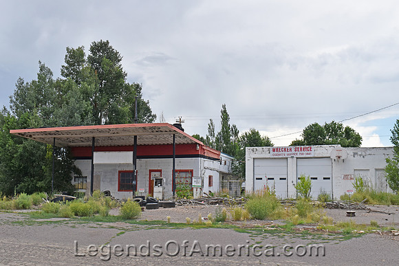 Tres Pedras, NM - Old Gas Station & Garage
