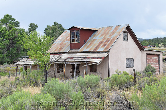 Tres Pedras, NM - Old House