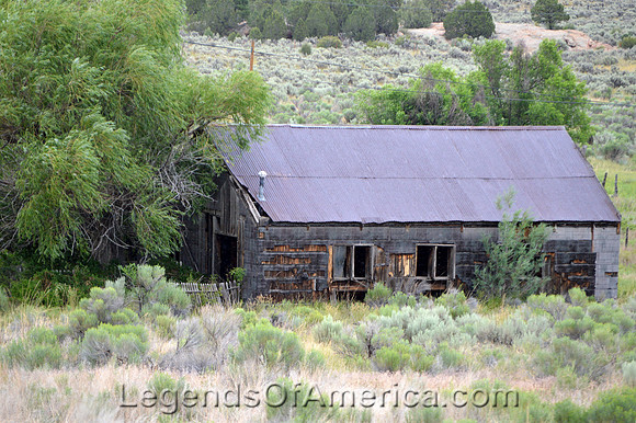 Tres Pedras, NM - Old Building