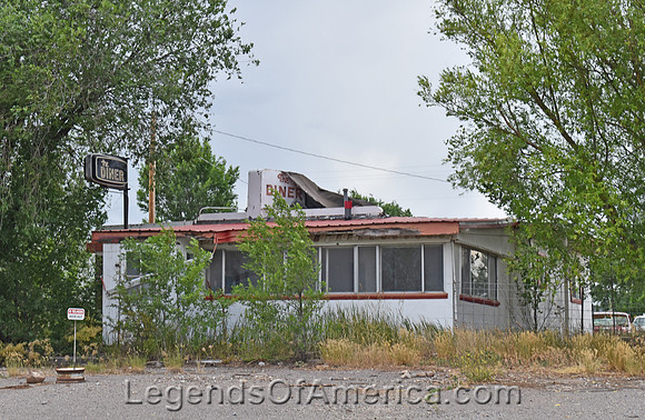 Tres Pedras, NM - Old Diner