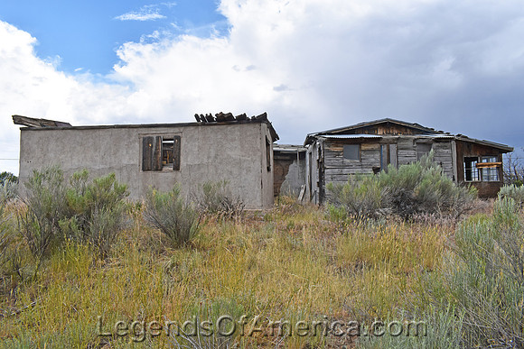 Tres Pedras, NM - Old Houses - 2