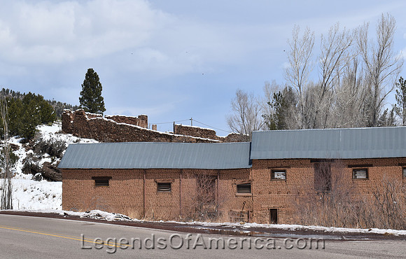 La Cueva, NM - Structures