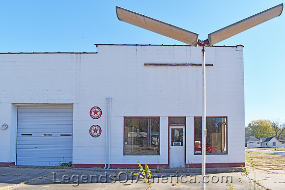 Arma, KS - Old GasS tation
