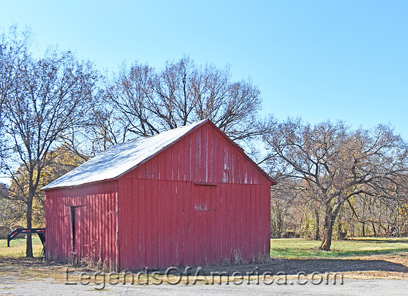 Croweburg, KS - Barn