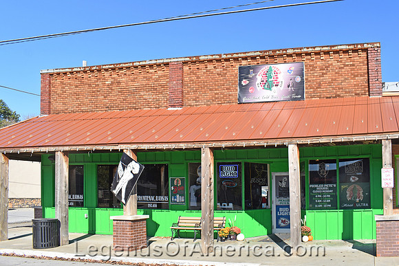 Frontenac, KS - Bar