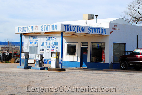 Truxton, AZ - Gas Station