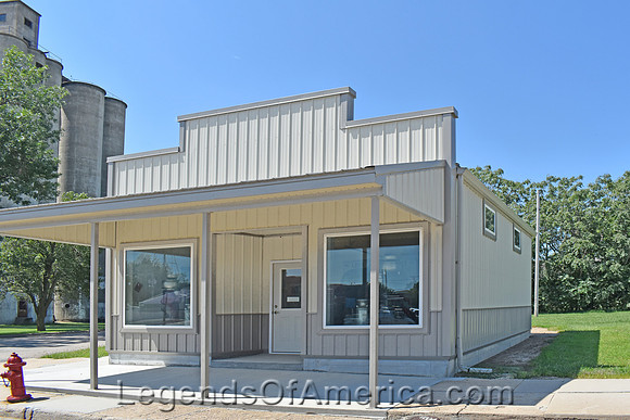 Linn, KS - Business Building