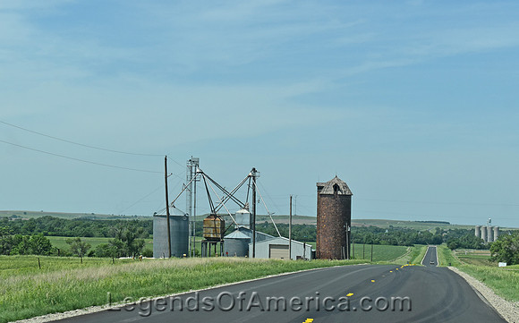 Vesper, KS - Silos Near