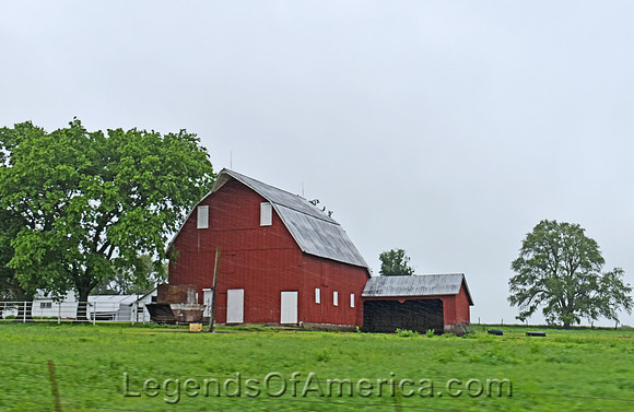 Whiting, KS - Red Barn Near