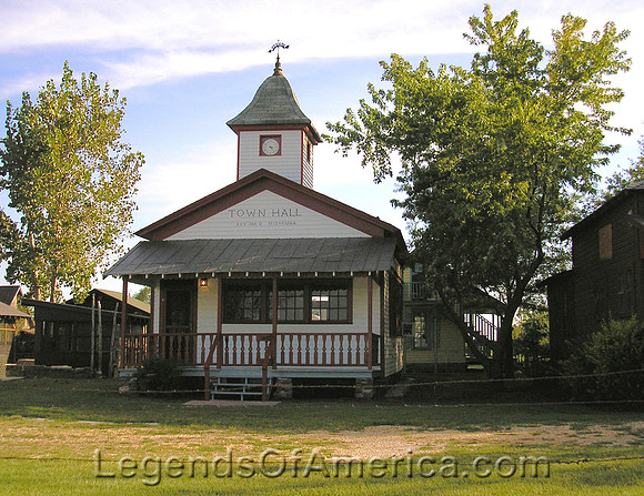 Red Oak, MO - Town Hall