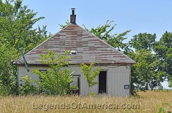 Earlton, KS - Old House - 3