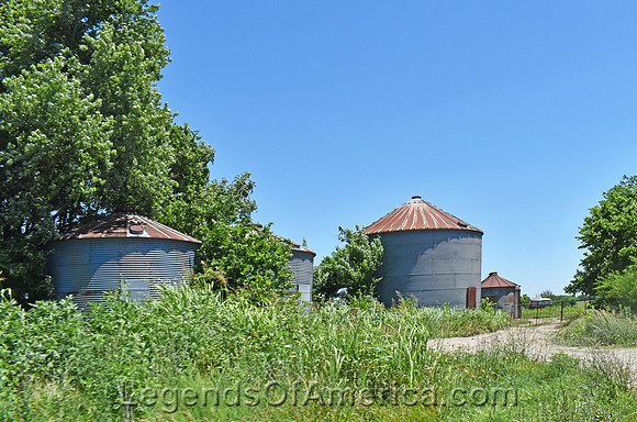 Mapleton, KS - Silos