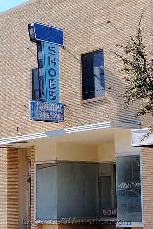 Pecos, TX - Shoes Sign