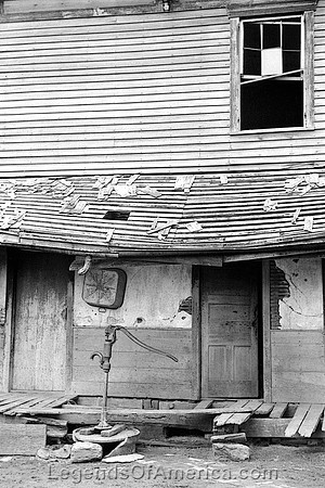 Parke County, IN - Abandoned Farmhouse, 1940