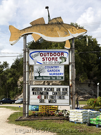 Guttenberg, IA - Store Sign
