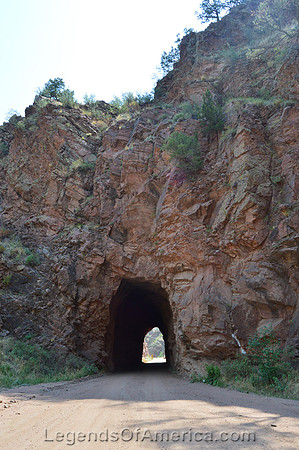 PhantomCanyonRd-tunnel