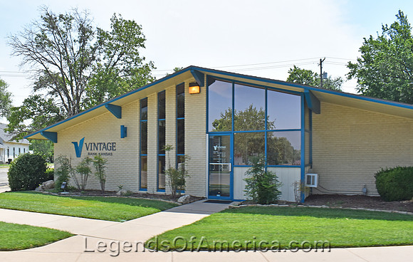 Benton, KS - Bank