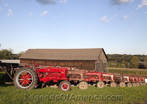Suffield, CT - Red Tractors