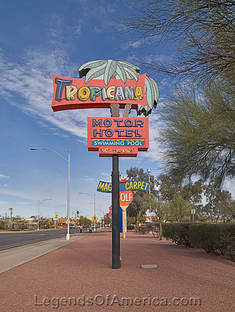 TucsonTropicanaMotorHotelSignHighsmith2018