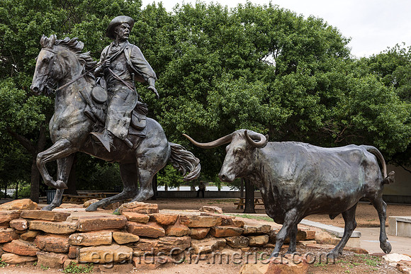 Chisholm TrailStatueinWacoTexasHighsmith