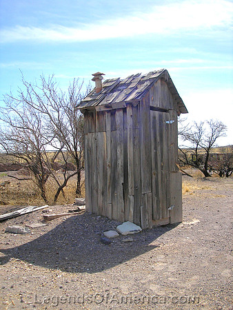 Steins, NM - Outhouse