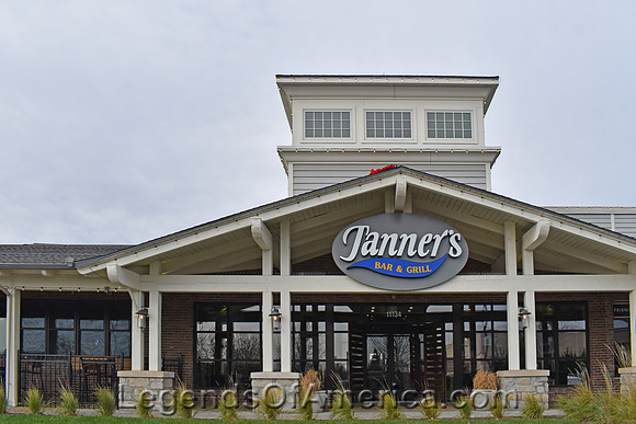 Kansas City, MO - Red Bridge Tanners Bar