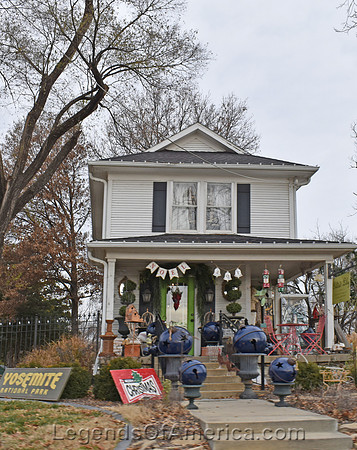 Martin City, MO - Boutique