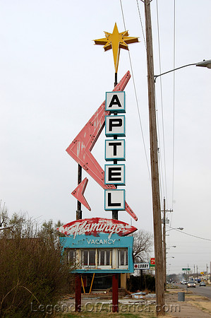 SalinaAptelFlamingoMotelSign