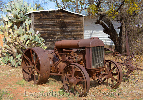 Buffalo Gap, TX - Tractor