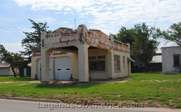 Higgins, TX - Gas Station