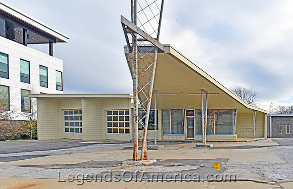 Overland Park, KS - Metcalf Old Garage