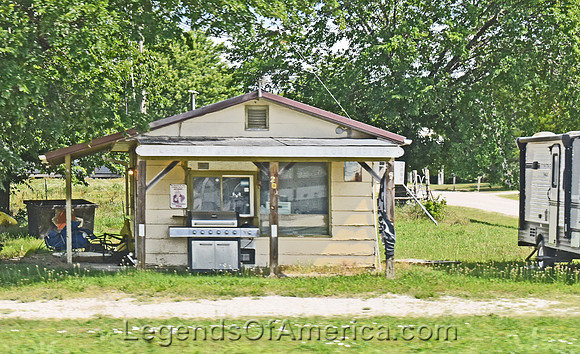 Longton, KS - Tiny Building