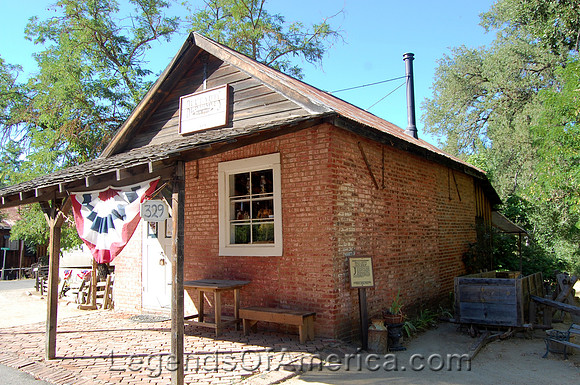 Coloma, CA - Gunshop