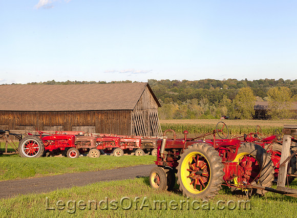 Suffield, CT - Barns & Tractors