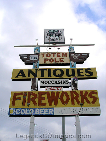 Rolla. MO - Totem Pole Trading Post Sign
