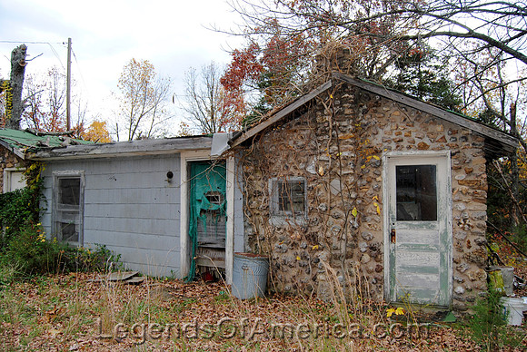 Gasgozark, MO - Old Tourist Court Building
