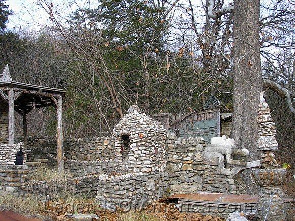 Jerome, MO - Trail of Tears Memorial Scluptures