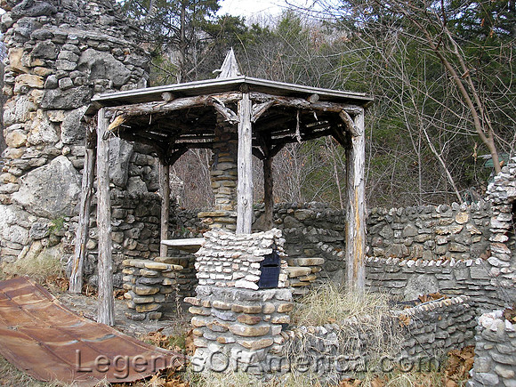 Jerome, MO - Trail of Tears Memorial Scluptures - 2