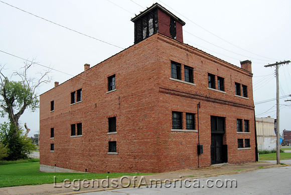 Cairo, IL - 10th Street Building