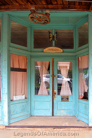 Caledonia, MO - Civey's Building Doors